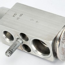 Zawr rozprny klimatyzacji HELLA 8UW 351 239-361