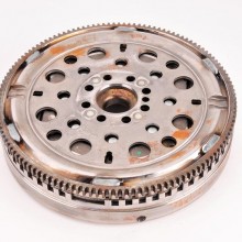 Koo zamachowe dwumasowe LUK 415 0106 10